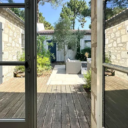 Charentaise Avec Piscine Pour 8 Personnes A La Palmyre - Fr-1-705-103 Villa Les Mathes
