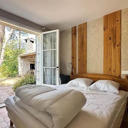 Charentaise Avec Piscine Pour 8 Personnes A La Palmyre - Fr-1-705-103 * Les Mathes