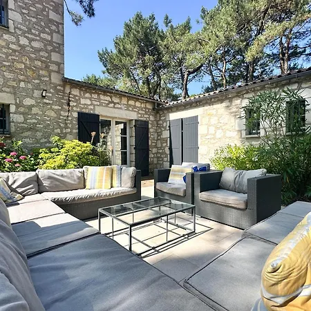 Charentaise Avec Piscine Pour 8 Personnes A La Palmyre - Fr-1-705-103 Villa *
